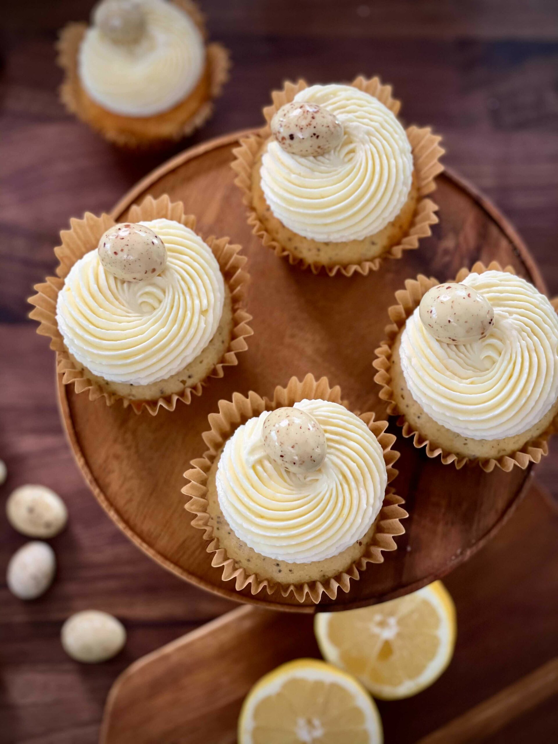 Citron- och vallmocupcake med cream cheesefrosting